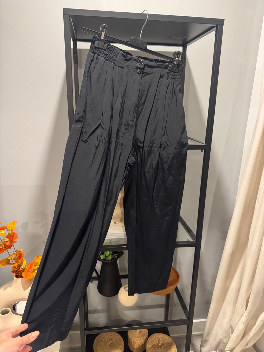 227.Classic Black women Relaxed Trousers